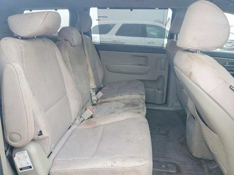 2016 KIA Sedona lx