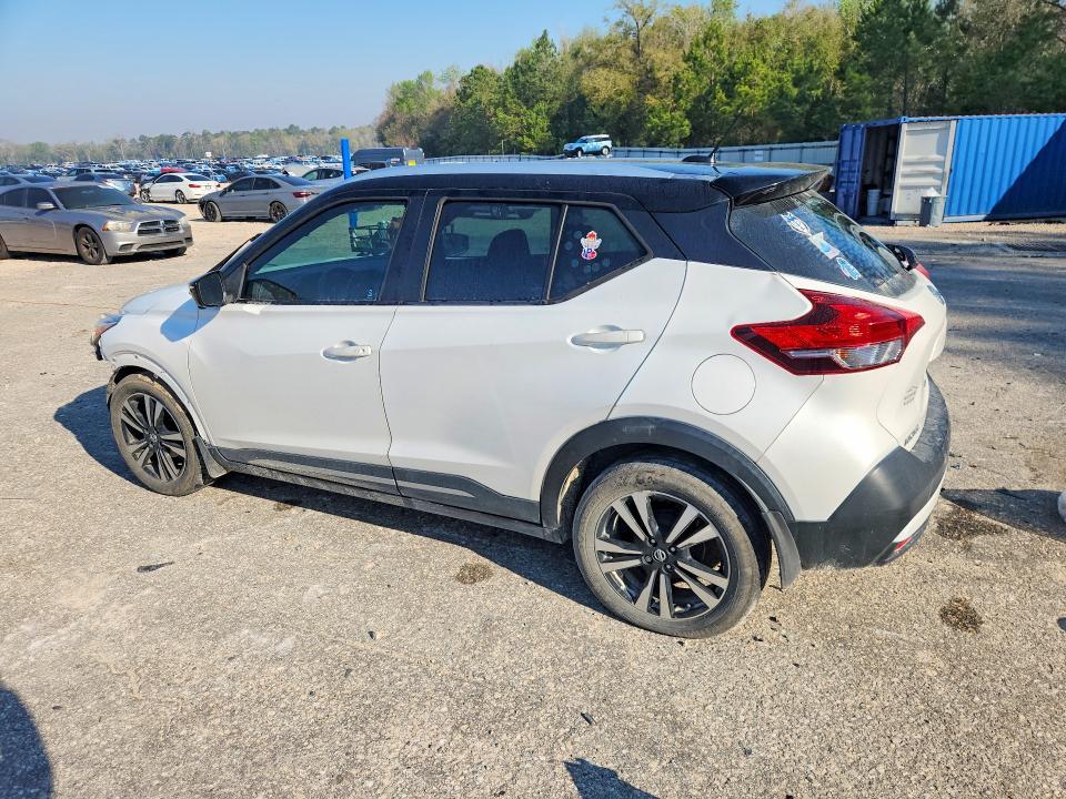 2018 Nissan Kicks sr