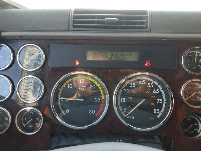 2020 Freightliner Coronado Glider Semi Truck