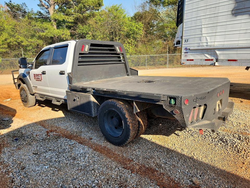2017 Ford F550 Super Duty Flatbed Truck