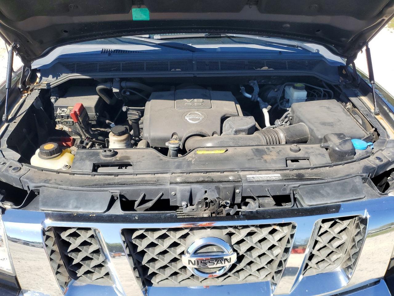 2012 Nissan Titan SV