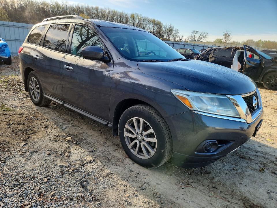 2014 Nissan Pathfinder sv