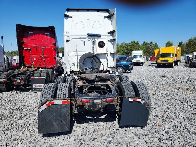 2022 Freigliner 2022 Freightliner Cascadia 126 Semi Truck
