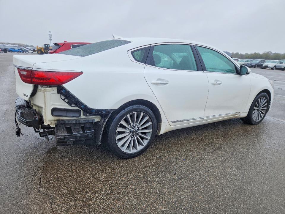 2017 KIA Cadenza Premium