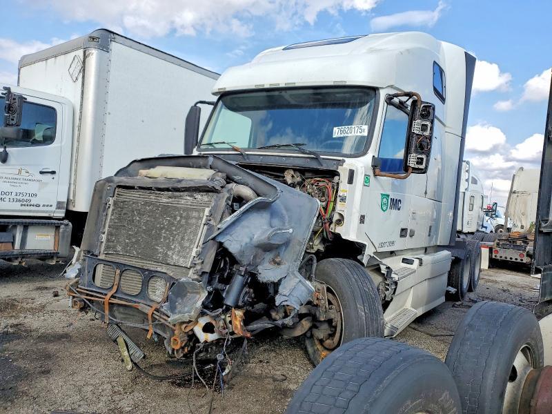 2012 Volvo VNL Semi Truck