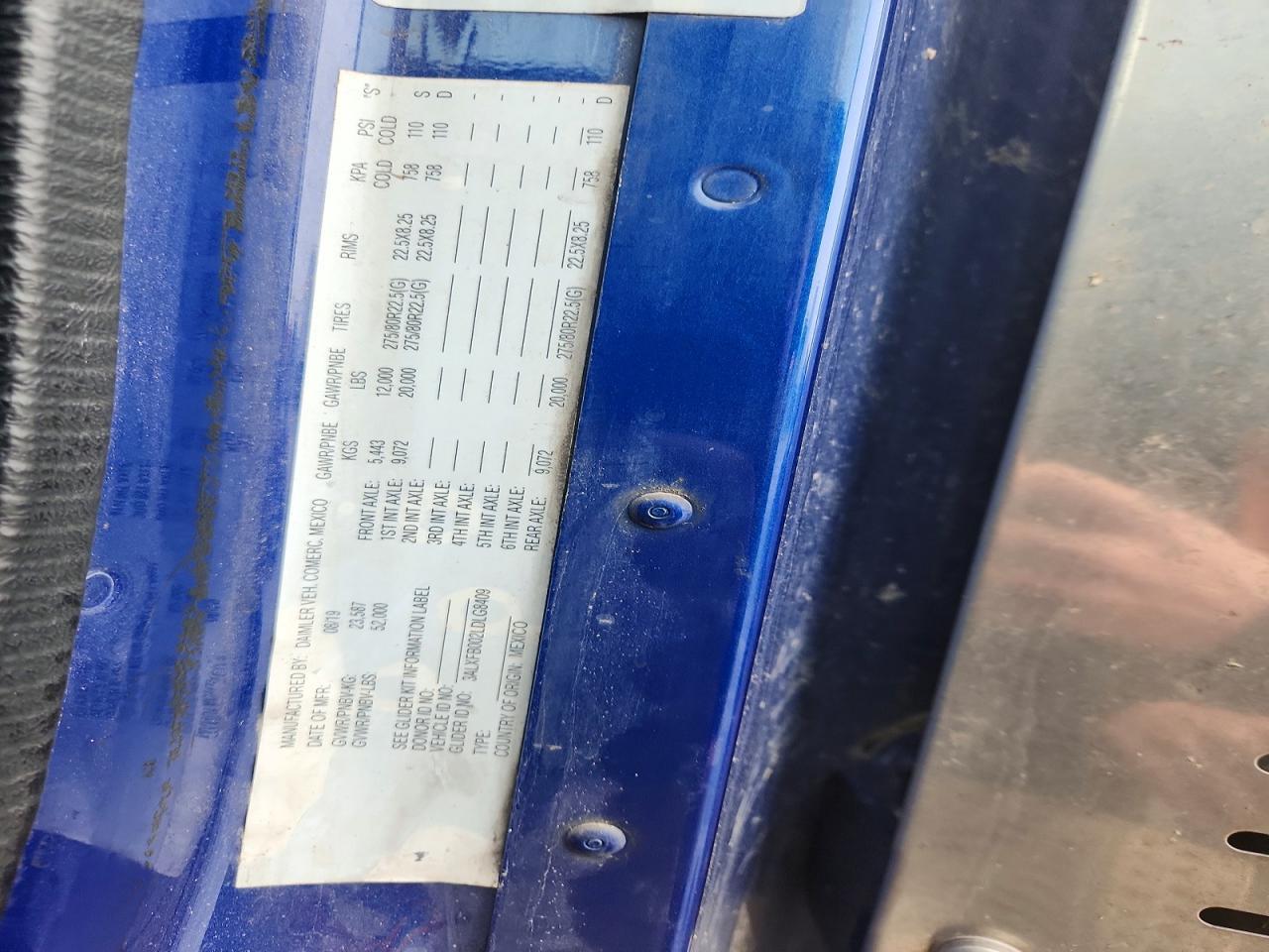 2020 Freightliner Coronado Semi Truck