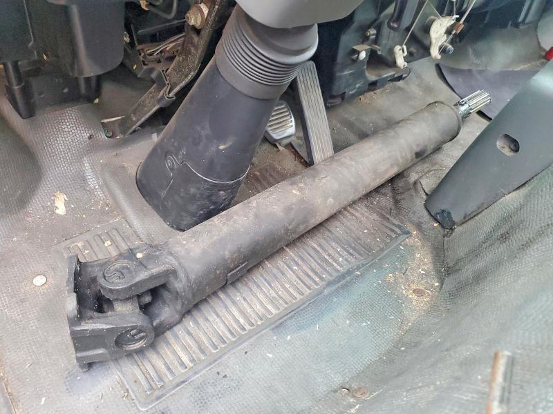 2001 Chevrolet Tilt Master W35042