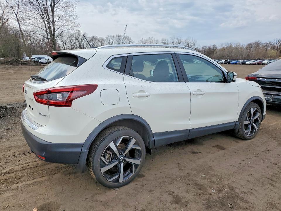 2022 Nissan Rogue Sport sl