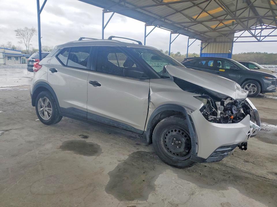 2019 Nissan Kicks s