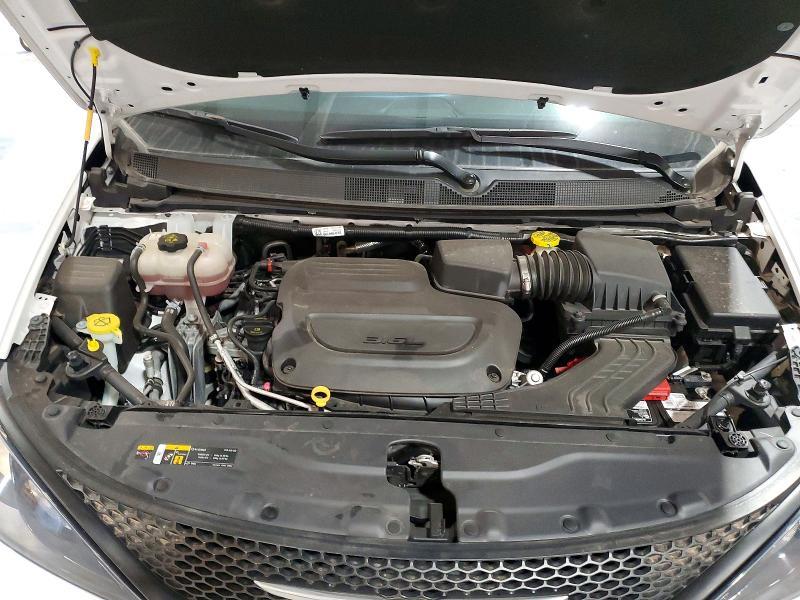 2024 Chrysler Voyager lx