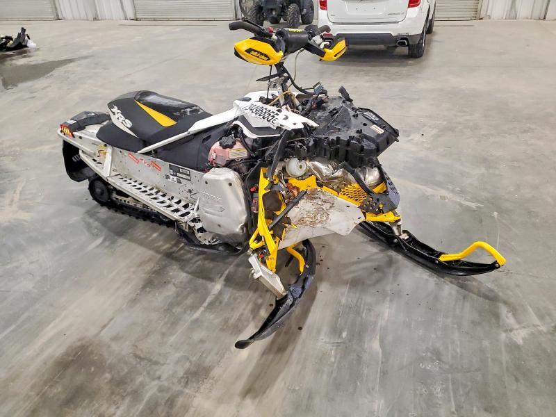 2010 Skidoo Snowmobile