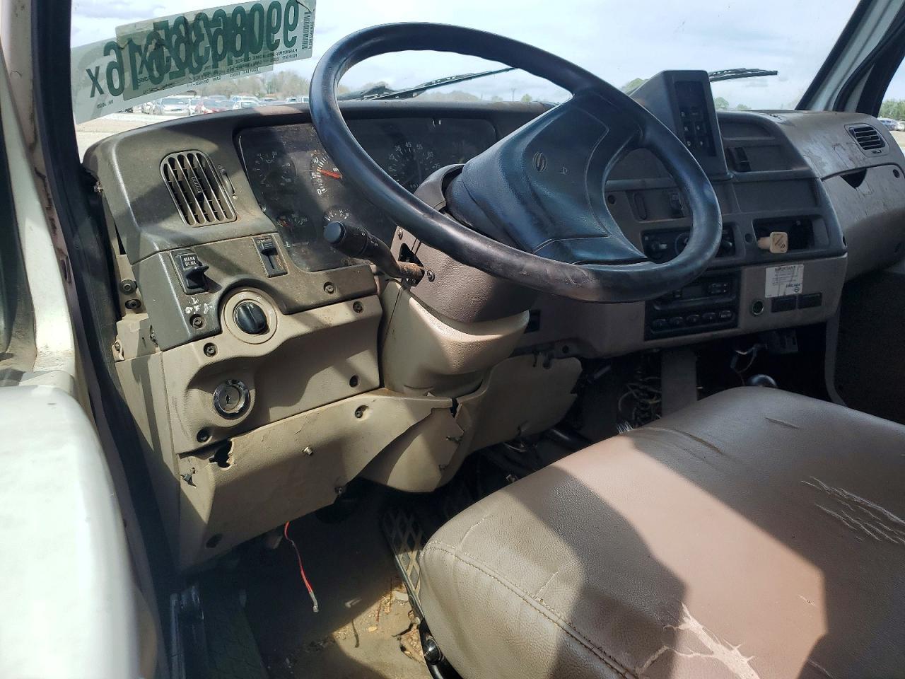 2001 Sterling L7500 Chipper Truck