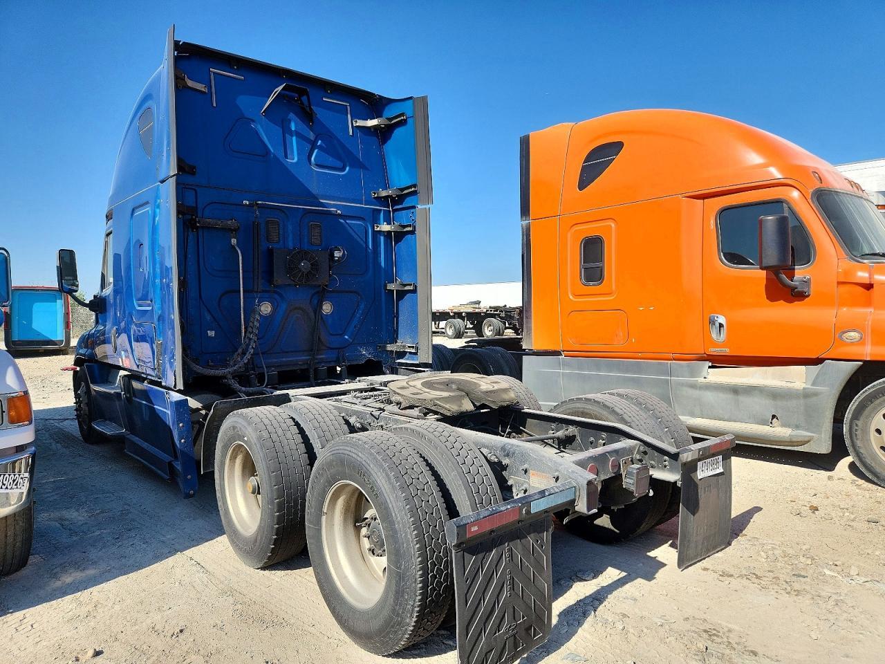 2015 Freigliner 2015 Freightliner Cascadia Semi Truck