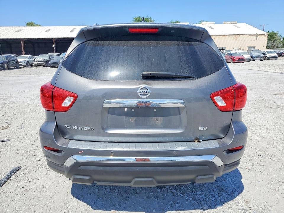 2018 Nissan Pathfinder sv