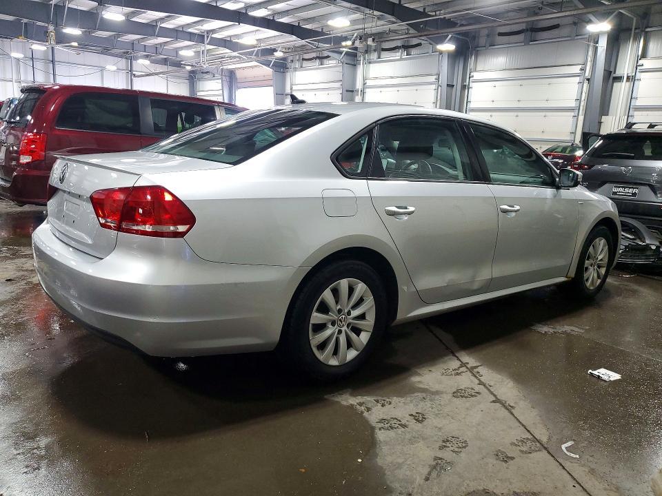 2013 Volkswagen Passat s