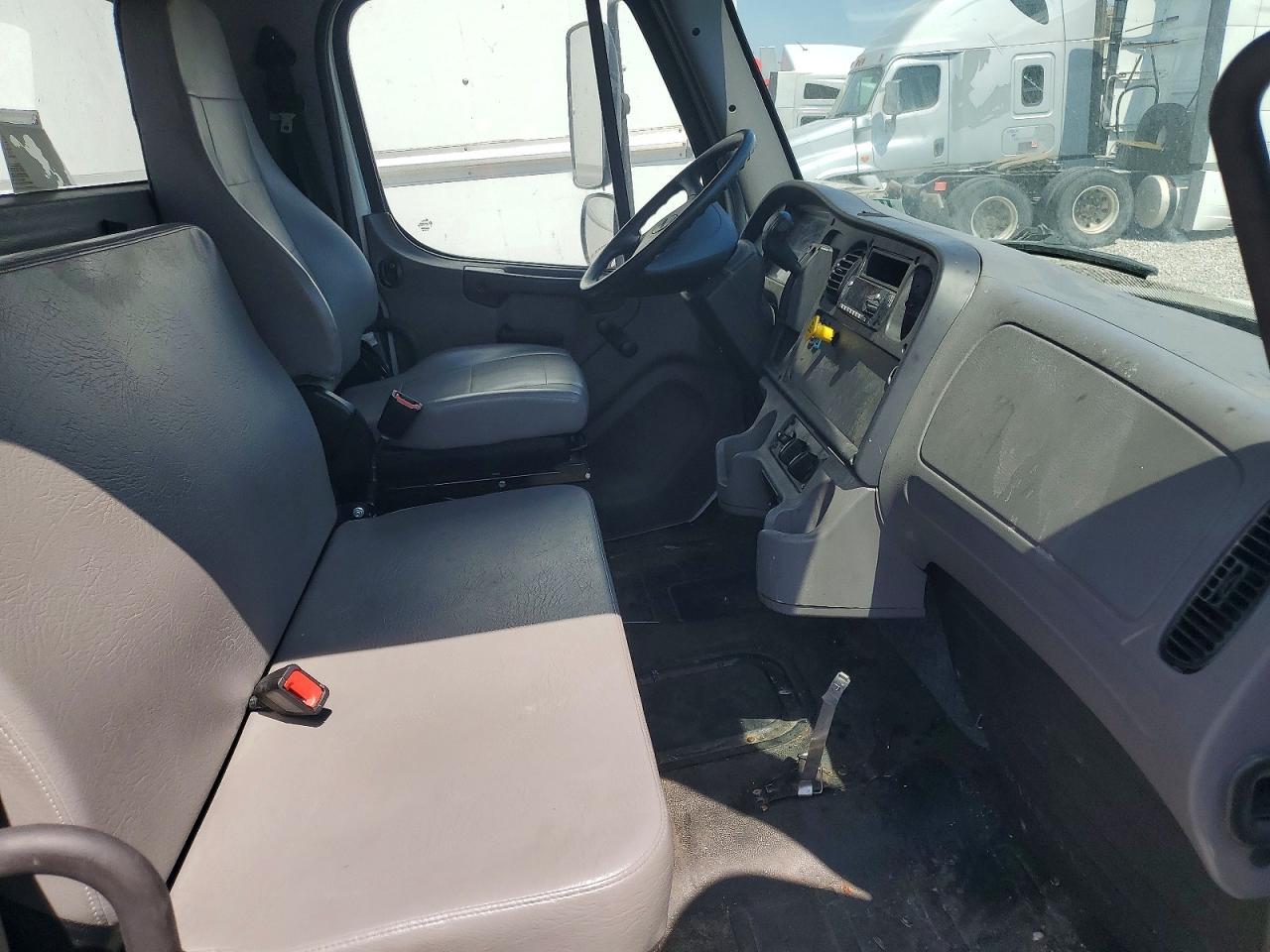 2024 Freightliner Business Class M2 BOX Truck