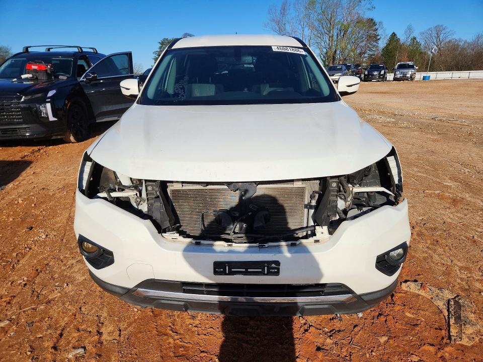 2017 Nissan Pathfinder sv