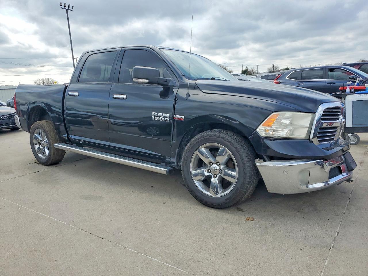 2015 Dodge RAM 1500 SLT