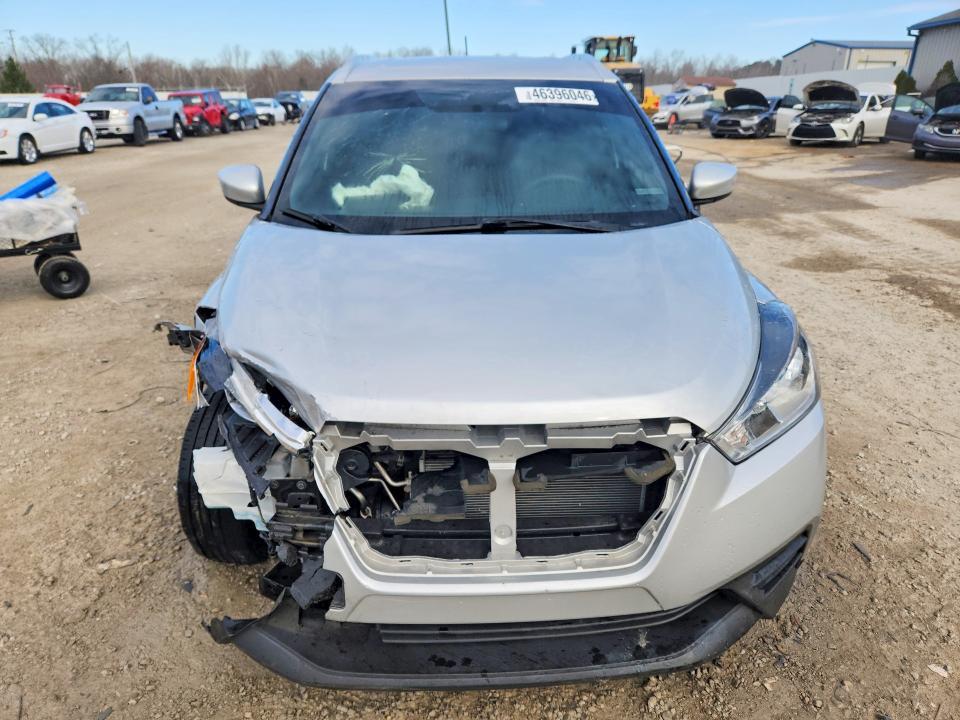 2018 Nissan Kicks sv
