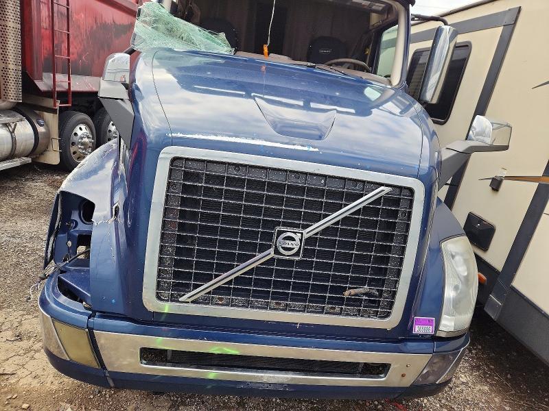 2016 Volv O VNL Semi Truck