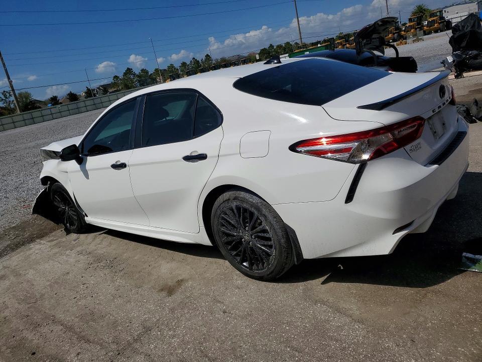 2020 Toyota Camry se Nightshade