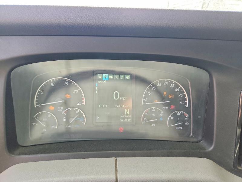 2020 Freigliner 2020 Freightliner Cascadia 126 Semi Truck