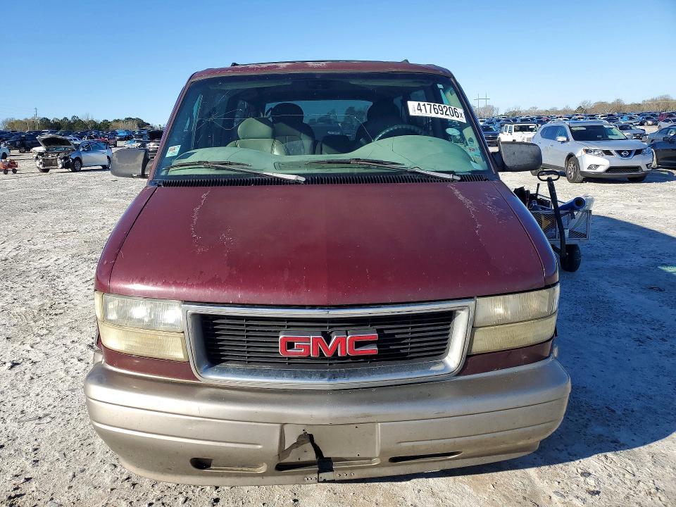 2002 GMC Safari XT