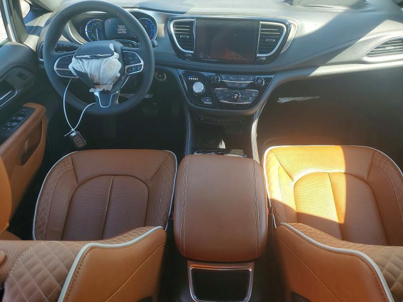 2025 Chrysler Pacifica Hybrid Pinnacle