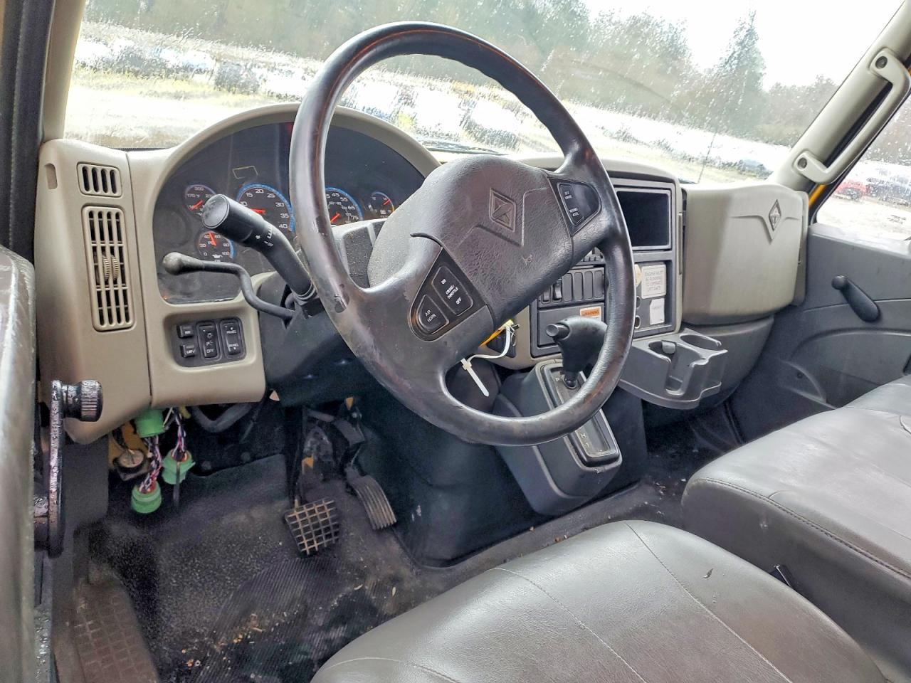 2013 International 4300 BOX Truck