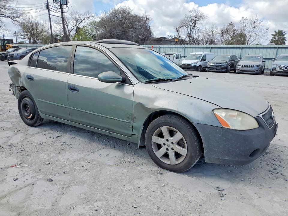 2004 Niss Altima