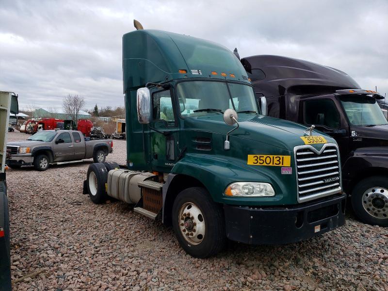 2017 Mack 2016 Mack CXU612 Semi Truck