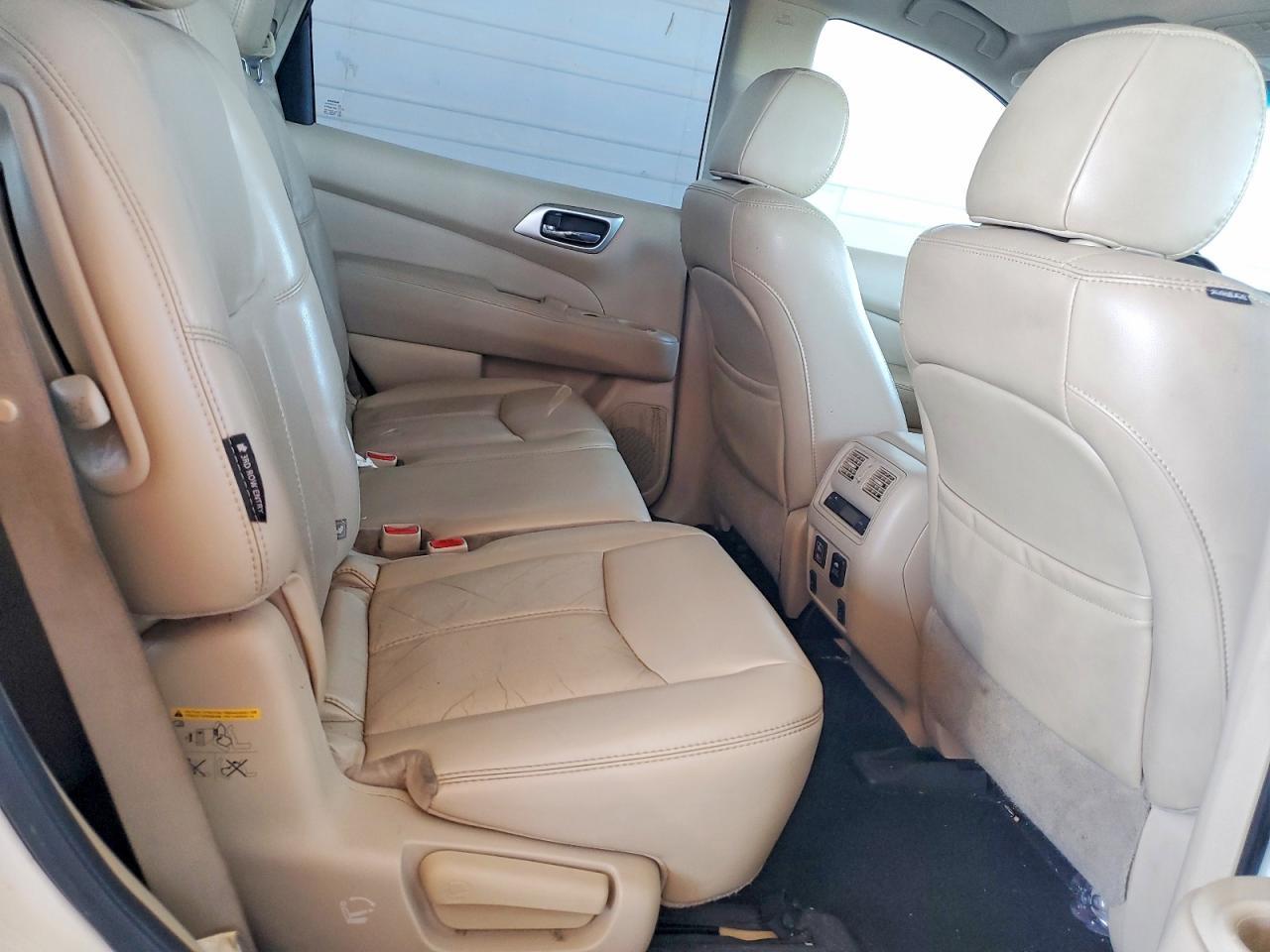 2018 Nissan Pathfinder sl