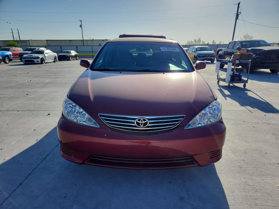 2005 Toyota Camry le