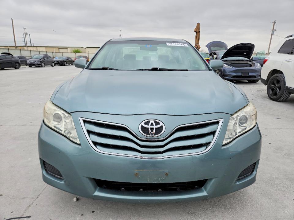 2011 Toyota Camry le