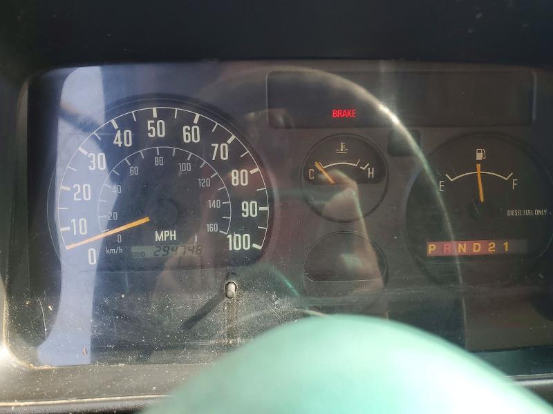 2002 Isuzu NPR HD BOX Truck