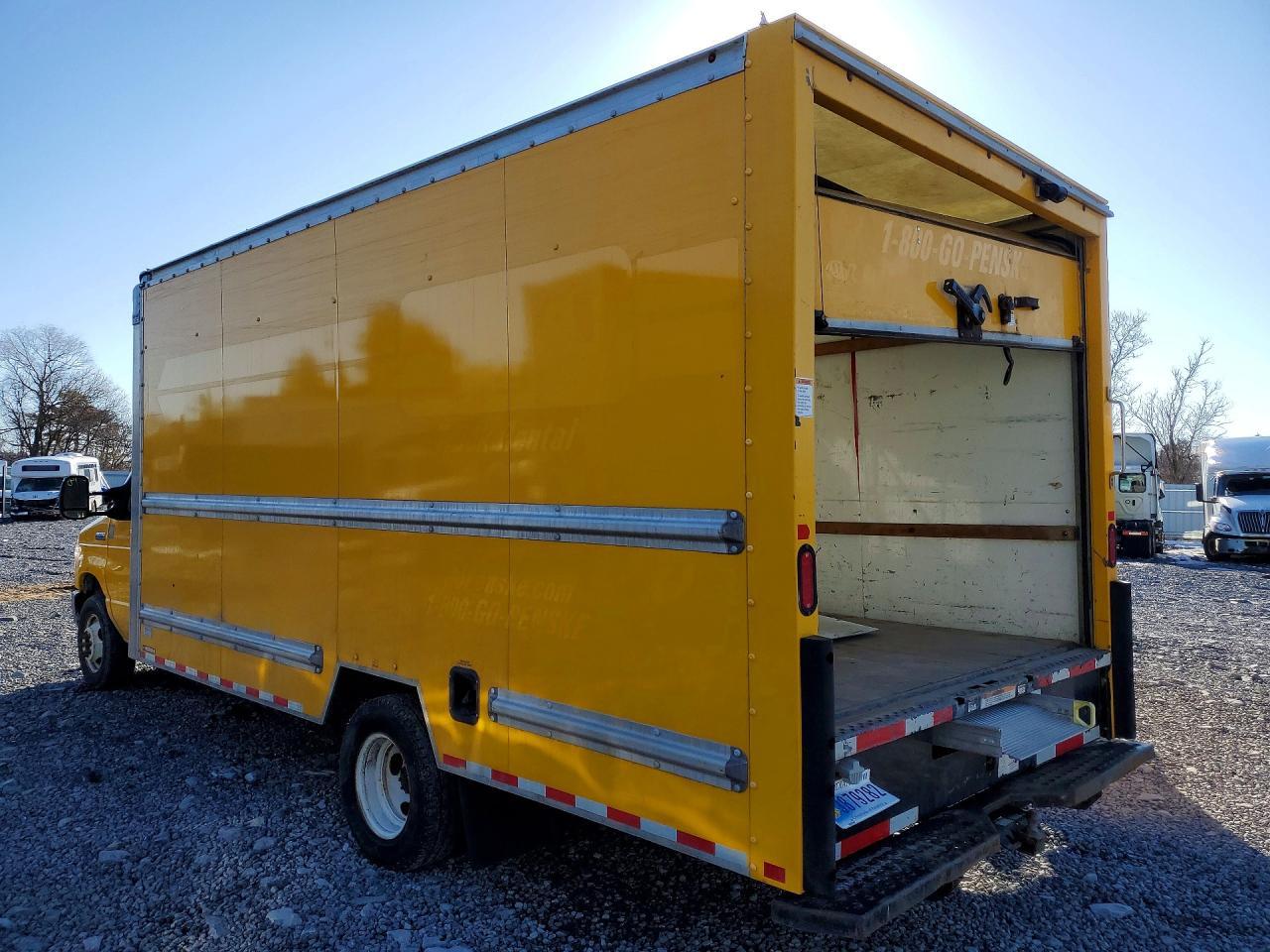 2022 Ford E350 BOX Truck