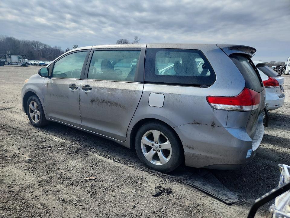 2013 Toyota Sienna l 7-passenger