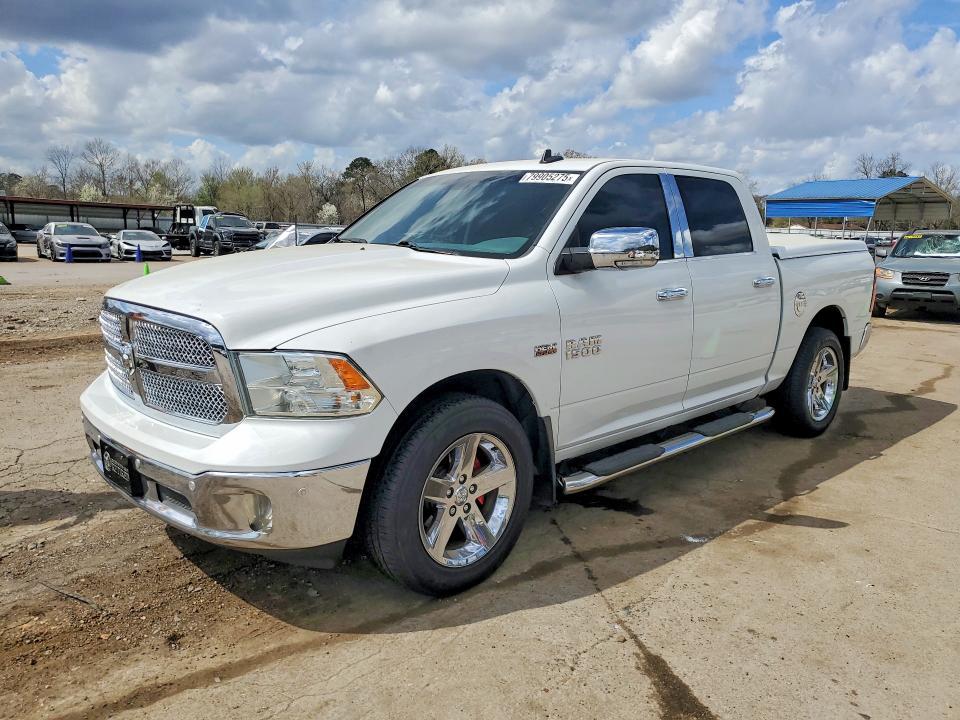 2016 Ram Trucks 1500 slt