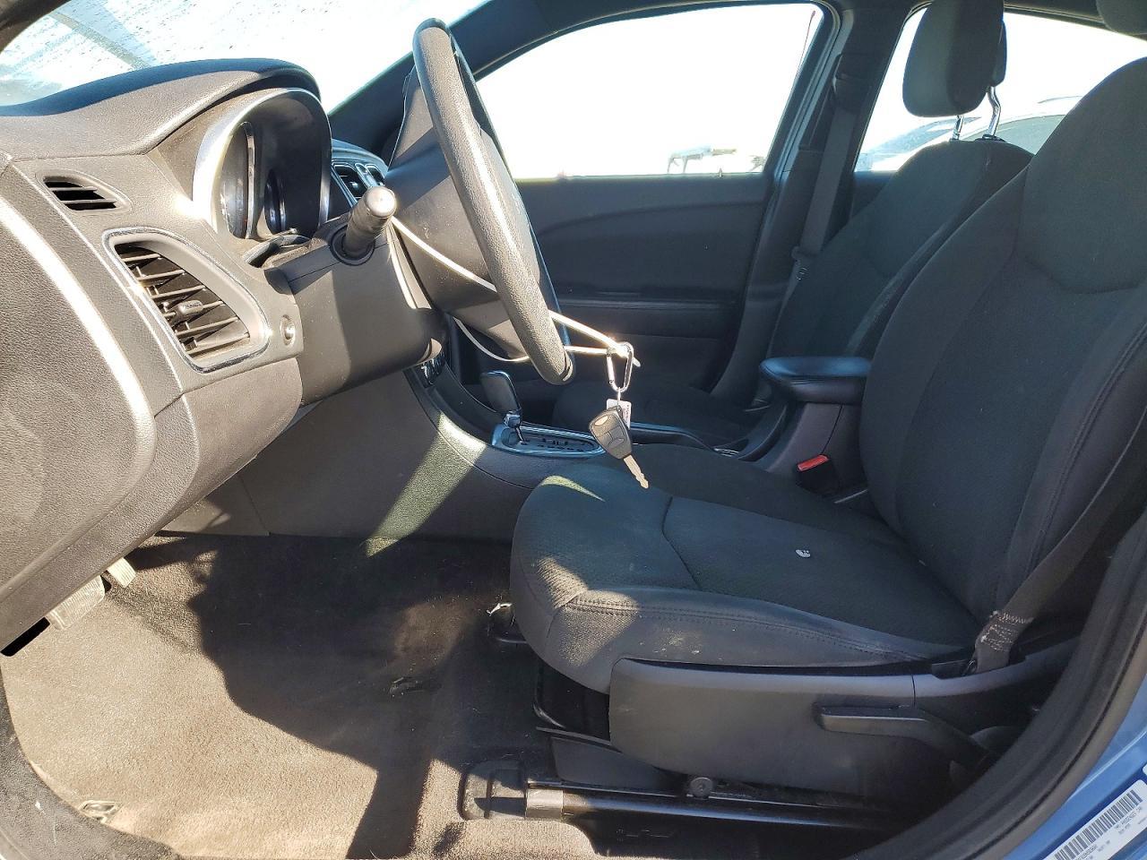 2011 Chrysler 200 lx
