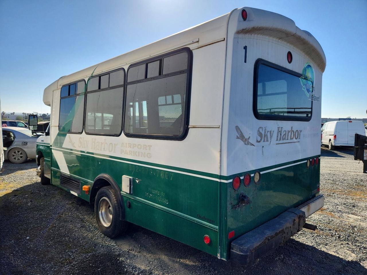 2016 Ford Econoline E450 Super Duty Cutaway Van