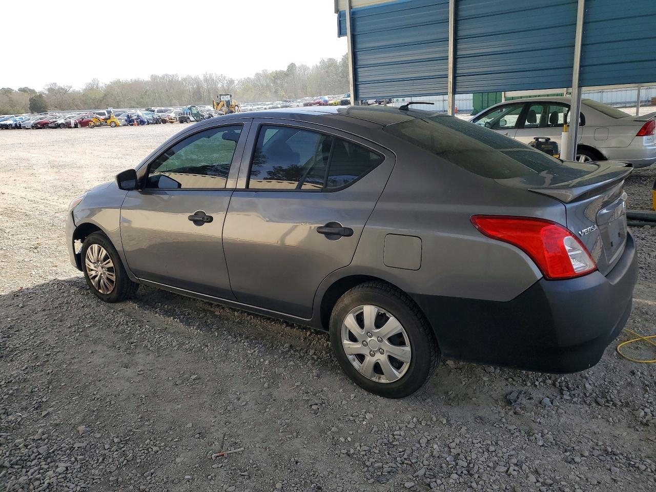 2016 Nissan Versa 1.6 s Plus