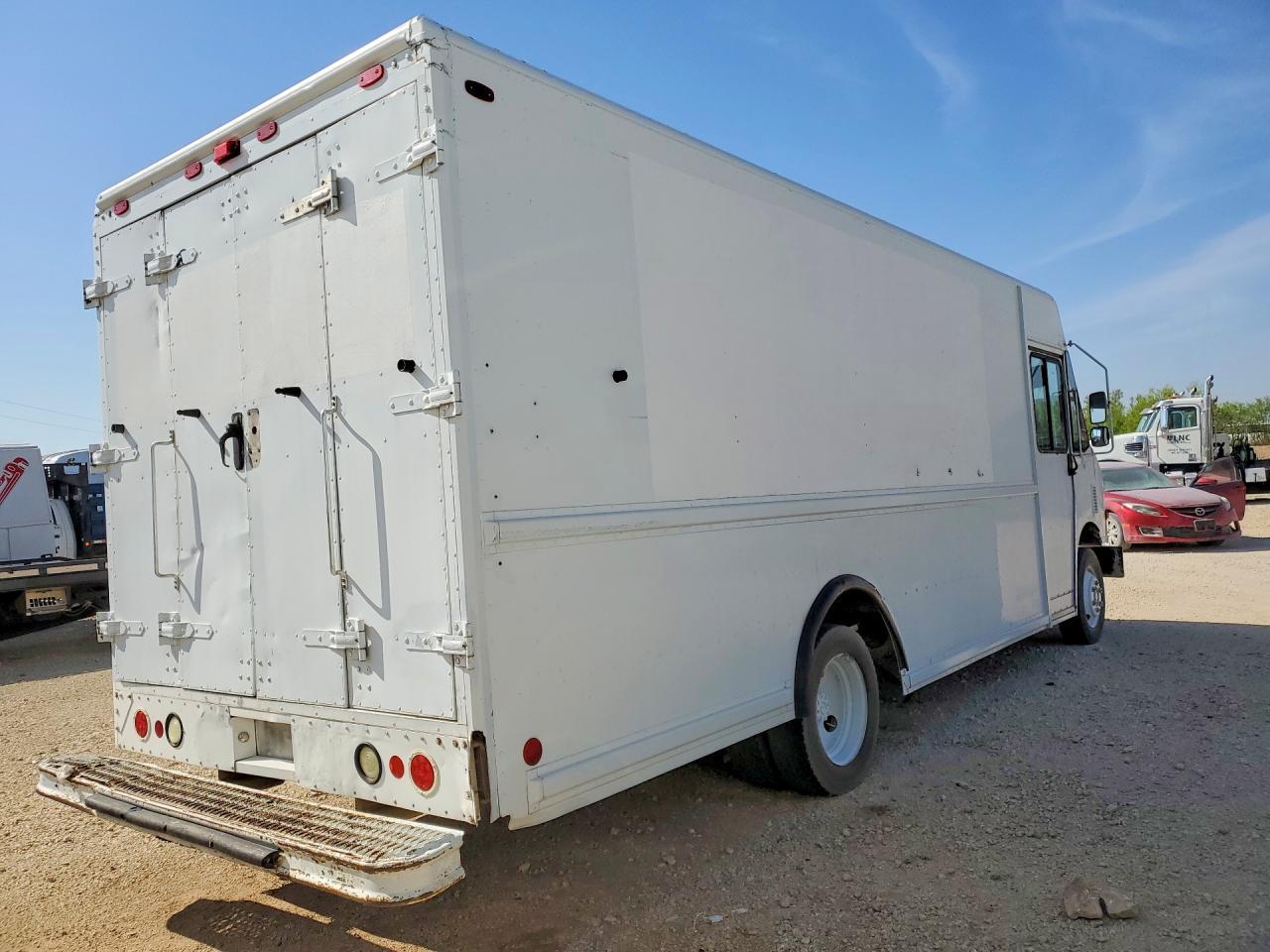 2006 Freightliner MT45G Delivery Van