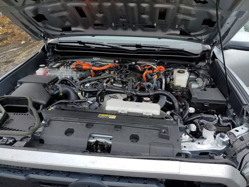 2024 Toyota Tacoma trd Sport hv