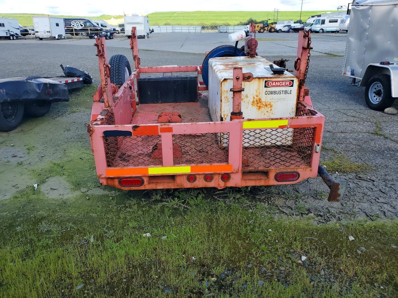 2013 Dhez 5'X8' 1-AXLE Flatbed Fuel