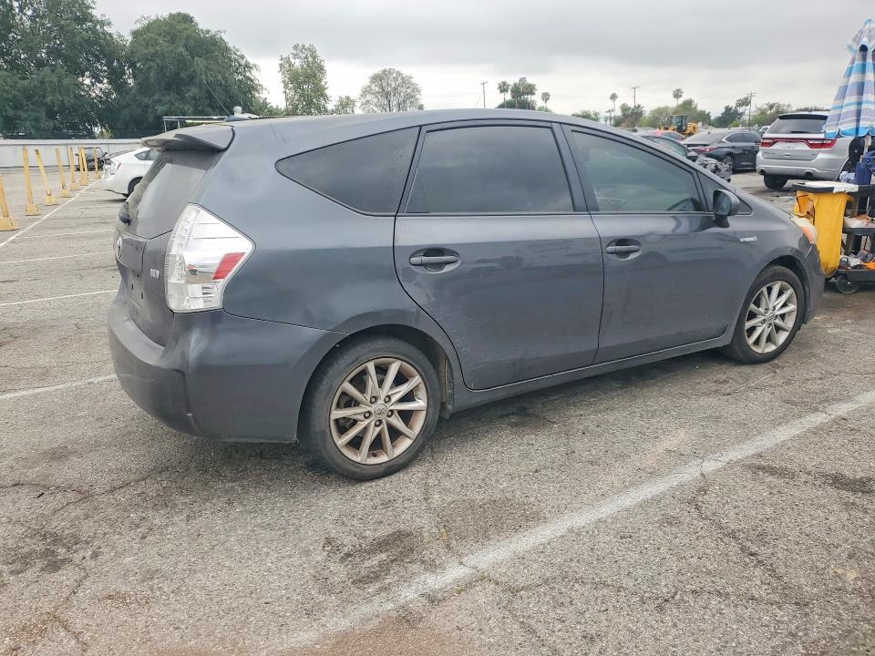 2013 Toyota Prius v Five