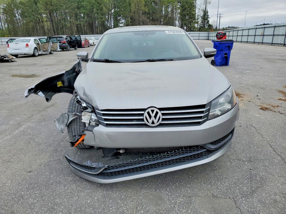 2013 Volkswagen Passat se