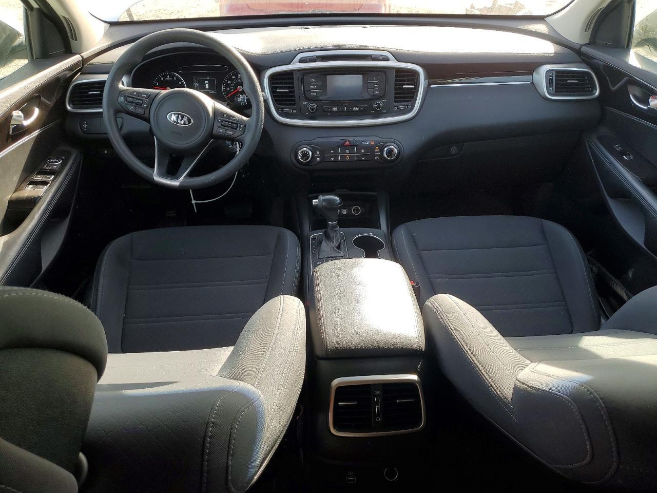 2017 KIA Sorento lx V6