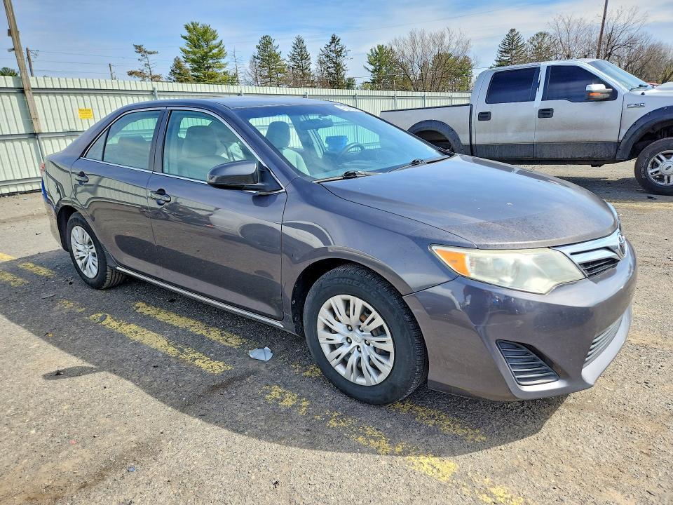 2012 Toyota Camry le