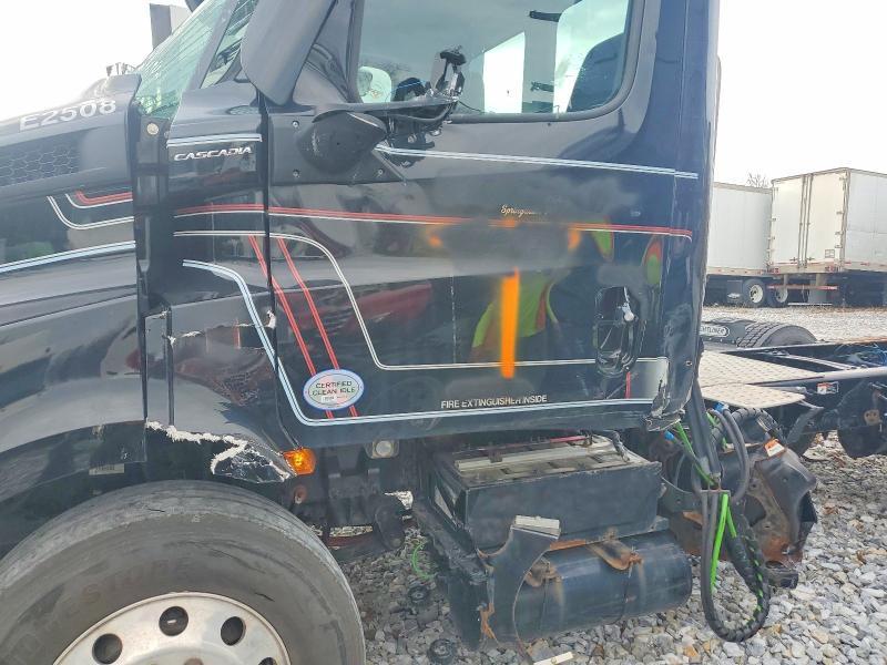 2023 Freightliner Cascadia 116 Truck Cab AND Chassis