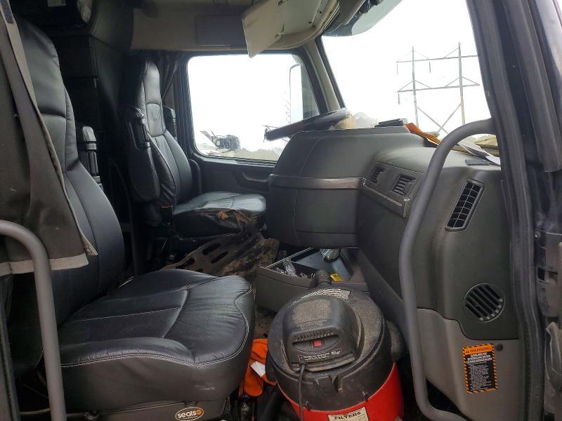 2021 Volv O VNL Semi Truck